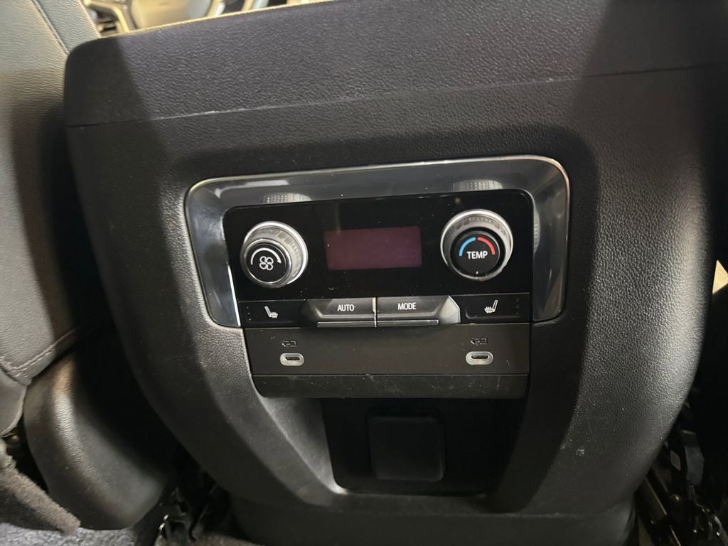 2023 Chevrolet Suburban 4WD RST