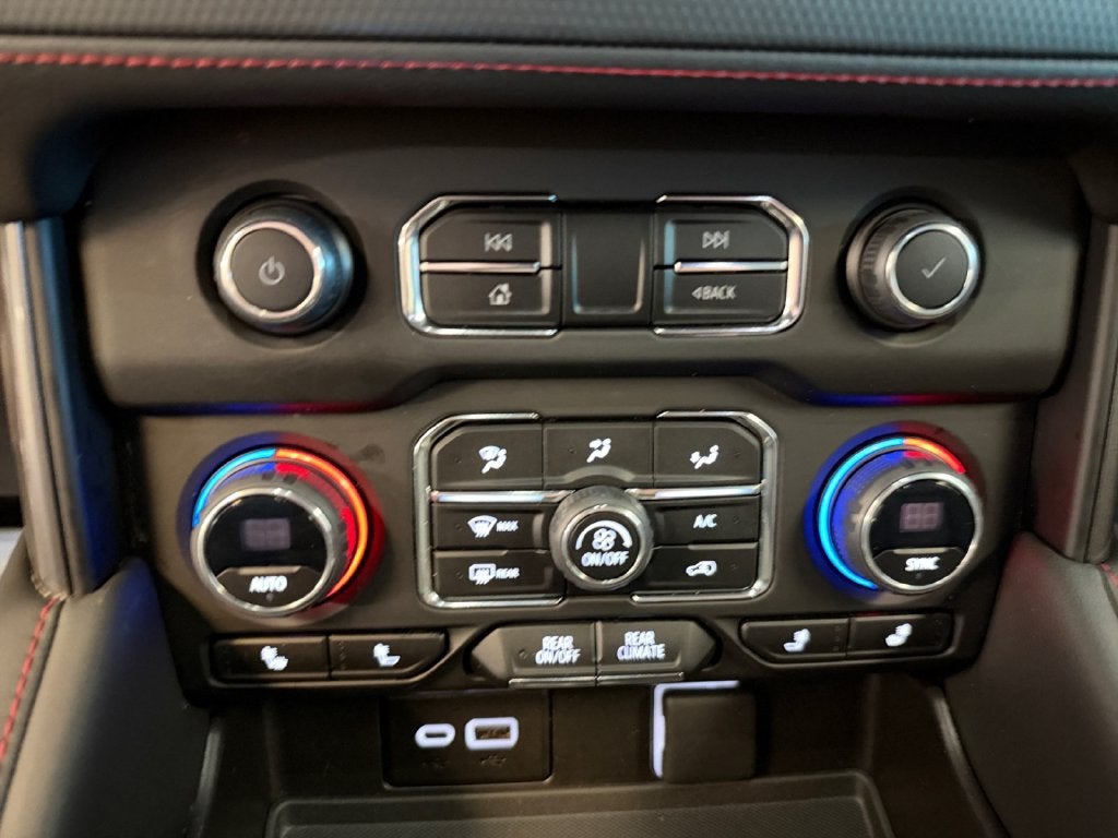 2023 Chevrolet Tahoe 4WD RST