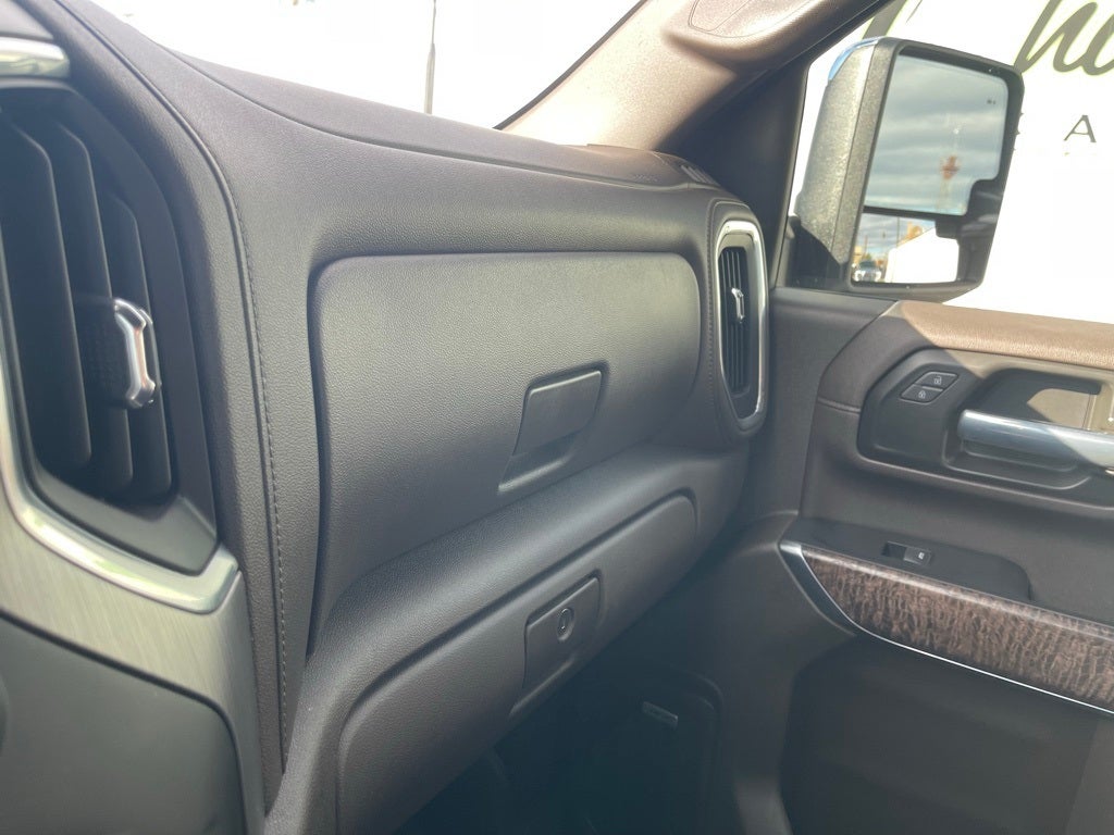 2023 GMC Sierra 2500HD 4WD Crew Cab Standard Bed Denali