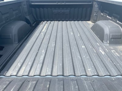 2025 GMC Sierra 1500 4WD Crew Cab Standard Box SLE