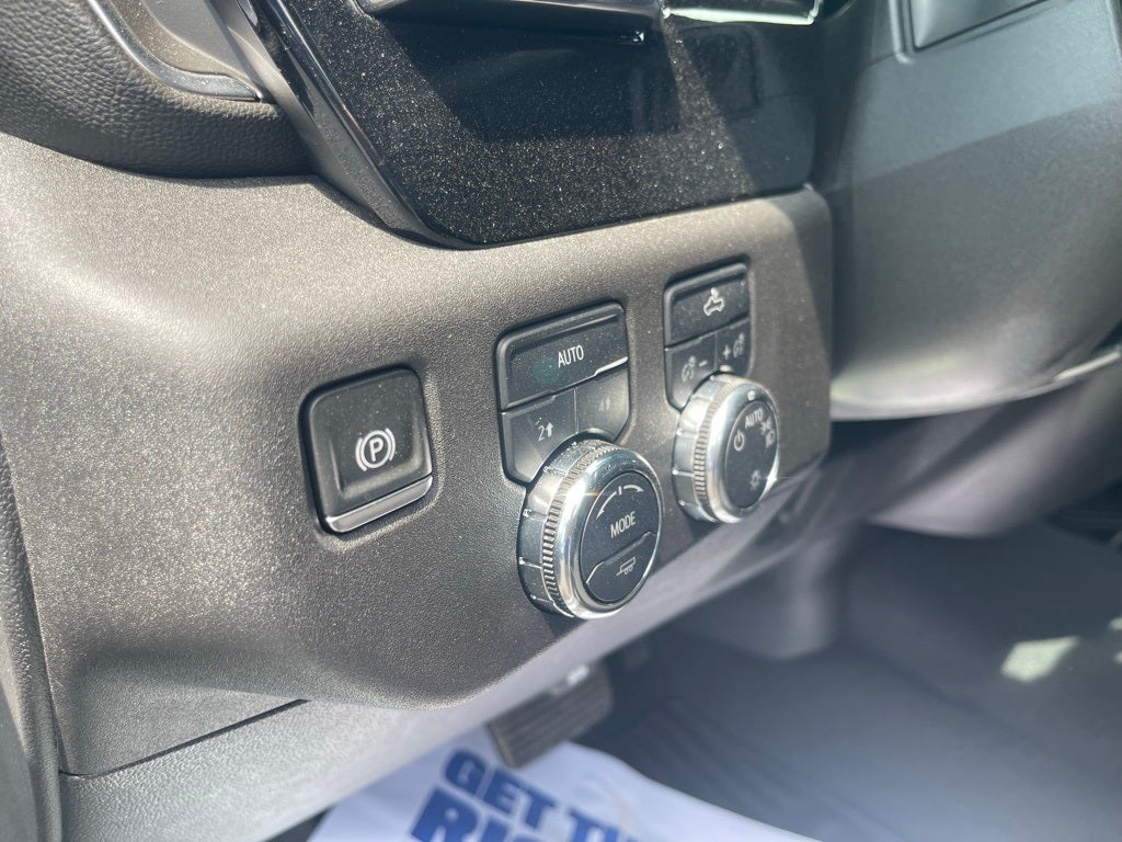 2025 GMC Sierra 1500 4WD Crew Cab Standard Box SLE