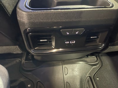 2023 GMC Sierra 1500 4WD Crew Cab Short Box AT4