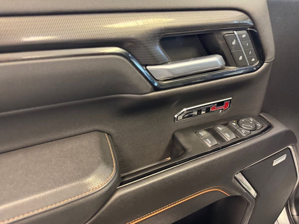 2023 GMC Sierra 1500 4WD Crew Cab Short Box AT4