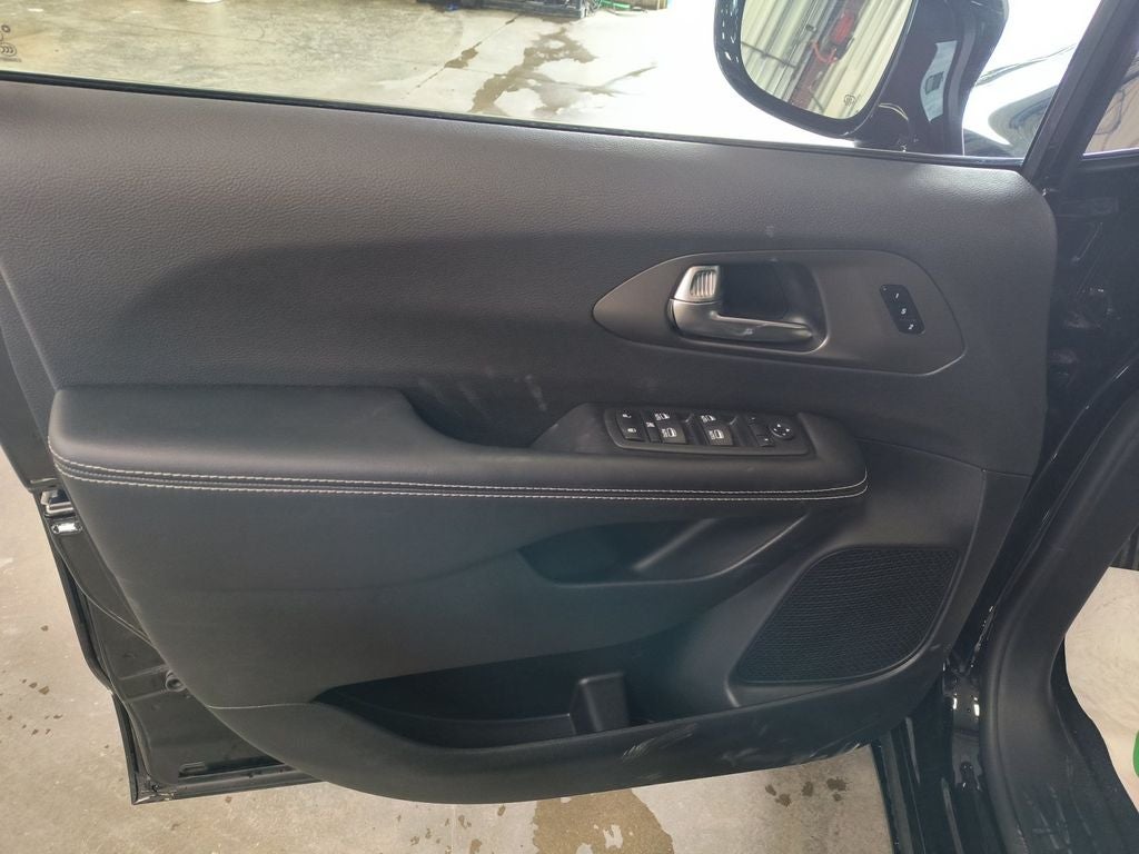 2027 Chrysler Pacifica PACIFICA SELECT AWD