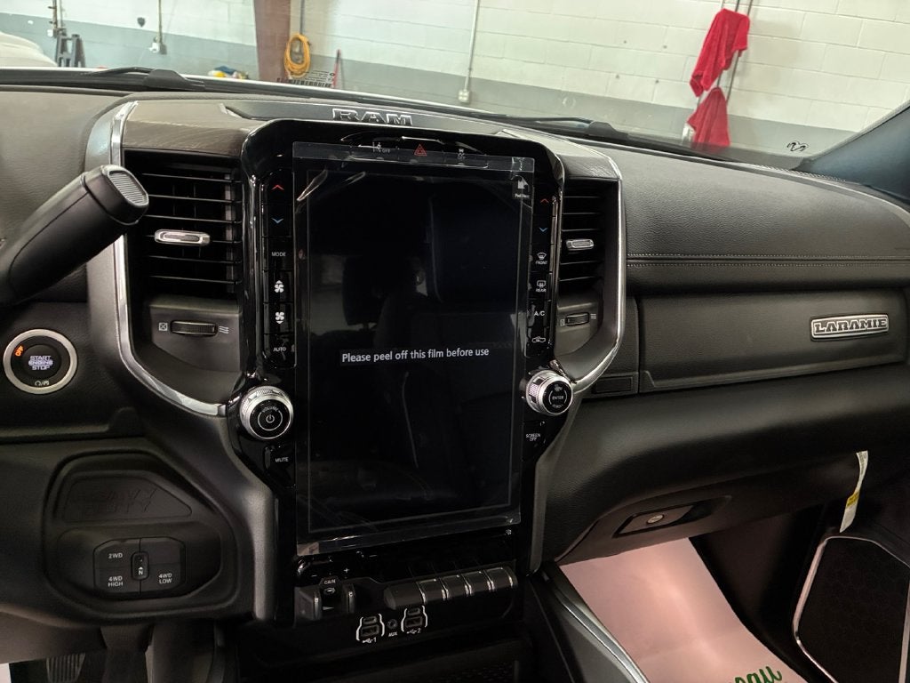 2027 RAM Ram 2500 RAM 2500 LARAMIE CREW CAB 4X4 8' BOX