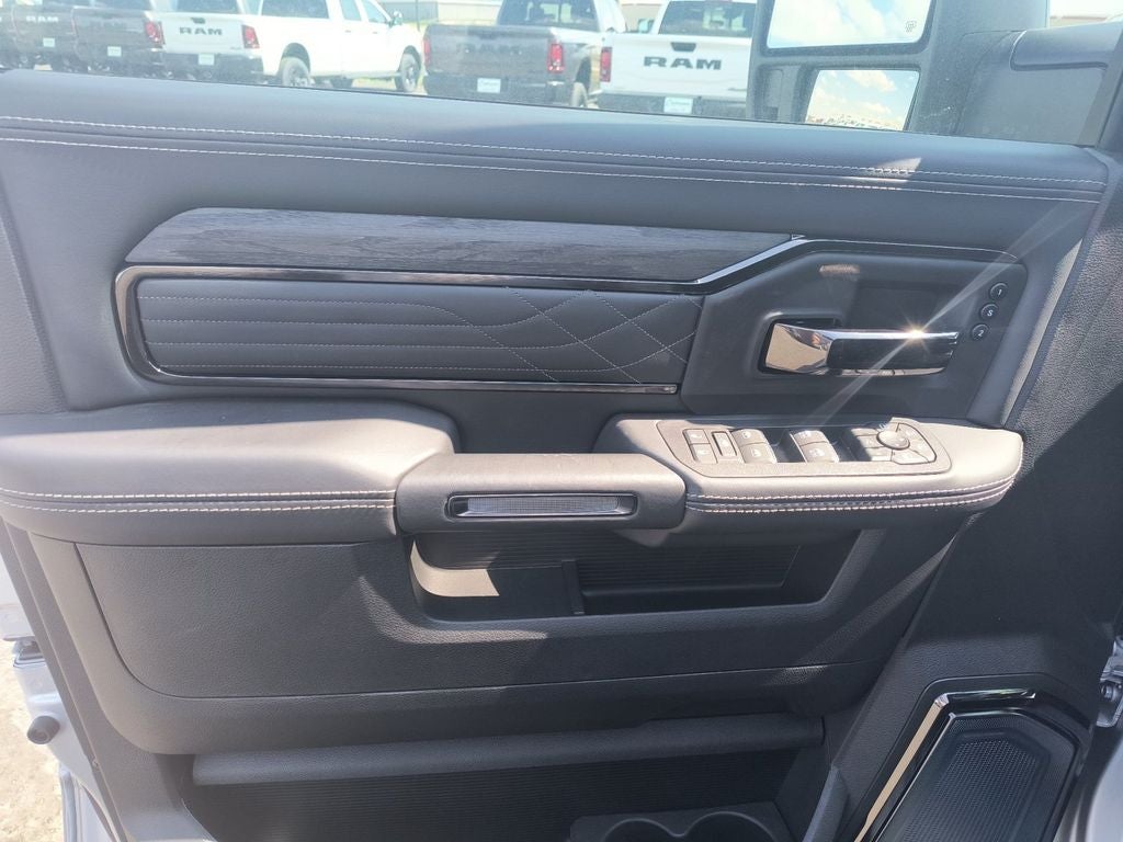 2026 RAM 2500 RAM 2500 LIMITED MEGA CAB 4X4 6'4' BOX