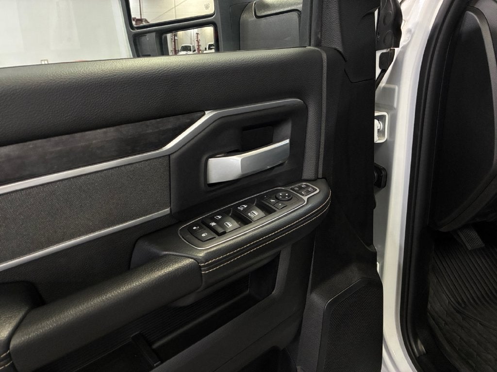 2023 RAM 3500 Big Horn Crew Cab 4x4 8' Box