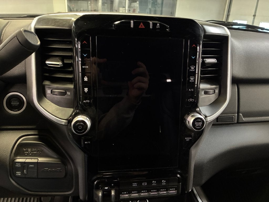 2023 RAM 3500 Big Horn Crew Cab 4x4 8' Box