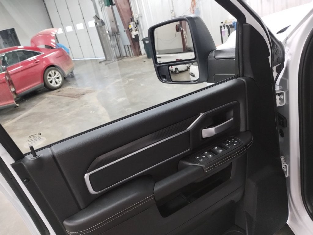 2027 RAM Ram 3500 RAM 3500 BIG HORN CREW CAB 4X4 8' BOX