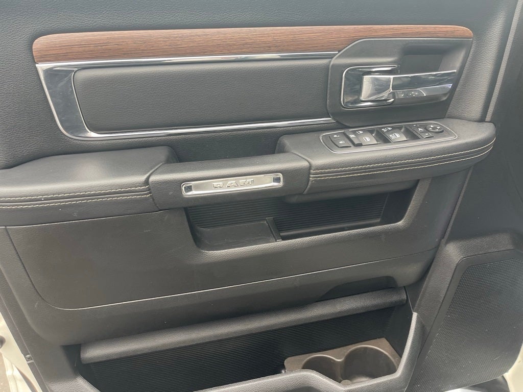 2018 RAM 2500 Laramie Crew Cab 4x4 6'4' Box
