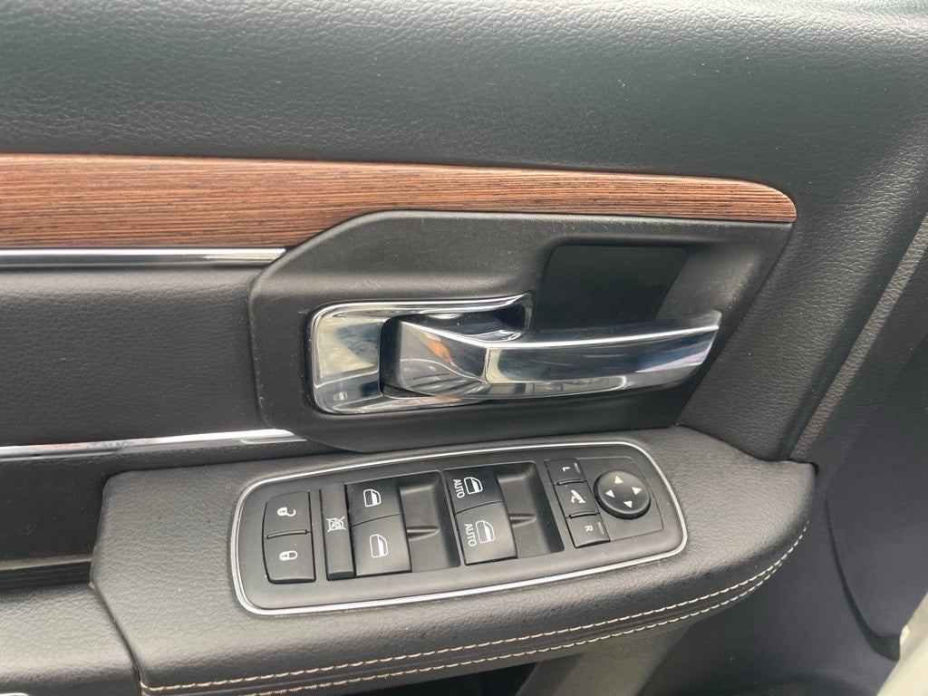 2018 RAM 2500 Laramie Crew Cab 4x4 6'4' Box