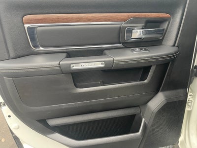 2018 RAM 2500 Laramie Crew Cab 4x4 6'4' Box