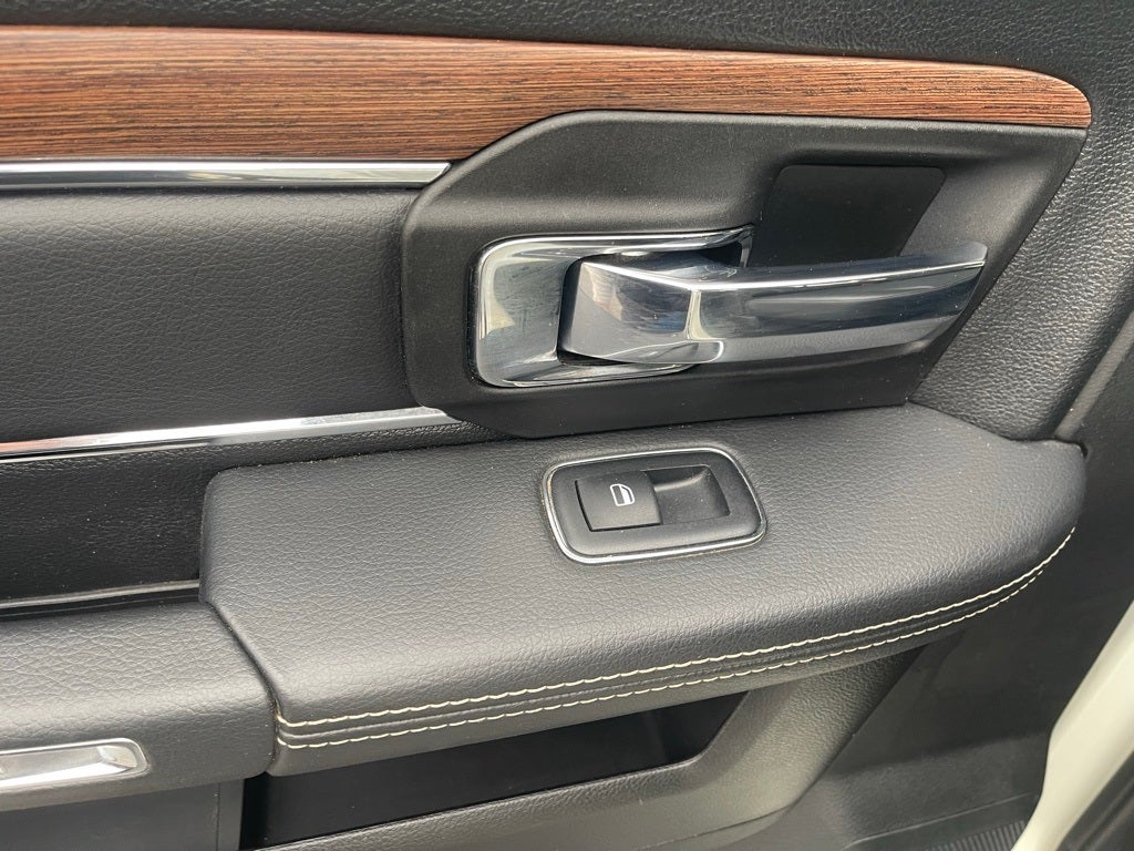 2018 RAM 2500 Laramie Crew Cab 4x4 6'4' Box