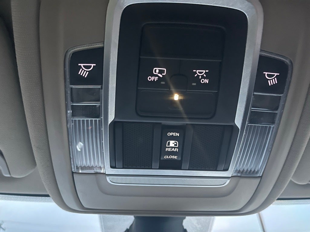 2020 RAM 2500 Laramie Crew Cab 4X4 6'4' Box