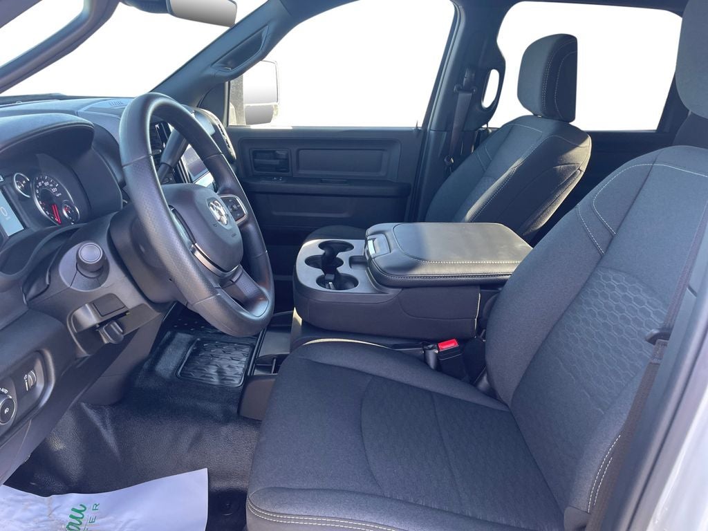 2026 RAM Ram 5500 Chassis Cab RAM 5500 TRADESMAN CHASSIS CREW CAB 4X4 84' CA