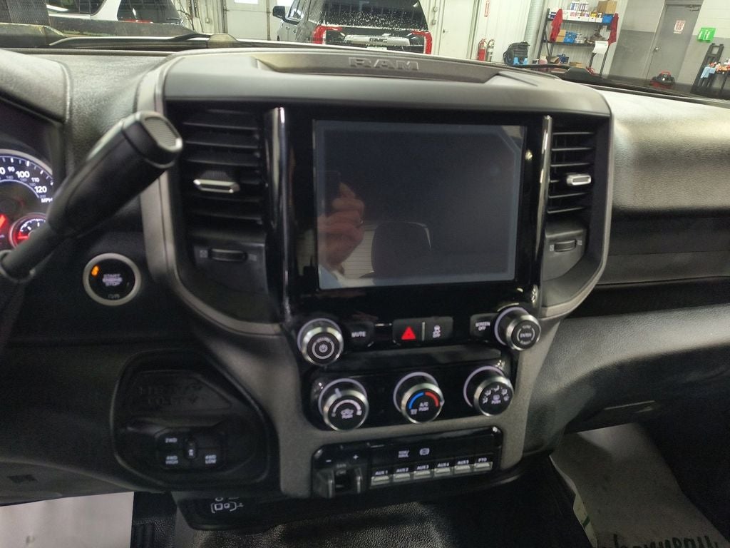 2026 RAM Ram 5500 Chassis Cab RAM 5500 TRADESMAN CHASSIS CREW CAB 4X4 84' CA