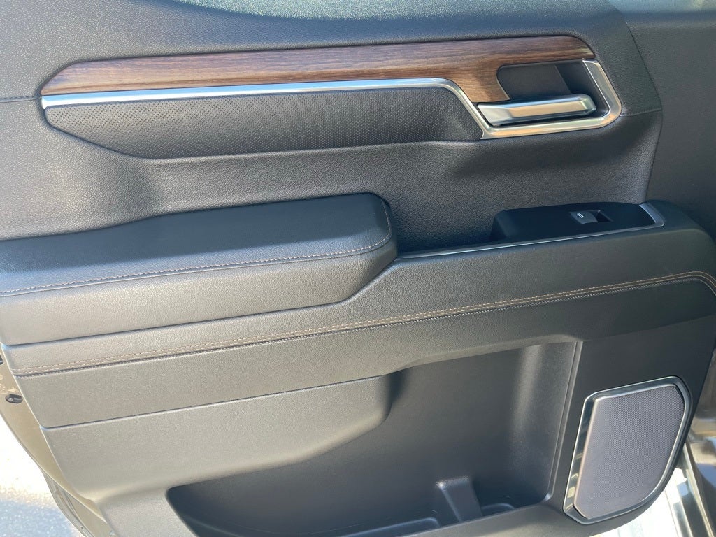 2023 Chevrolet Silverado 1500 4WD Crew Cab Short Bed High Country