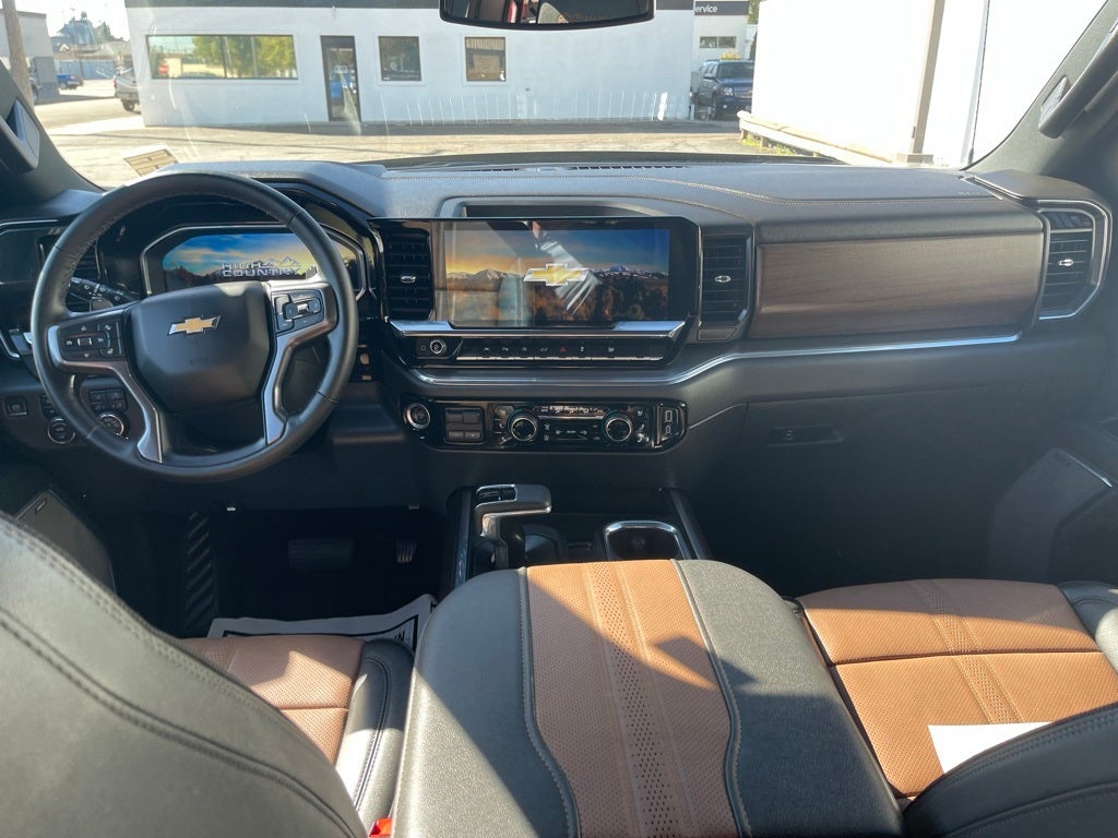 2023 Chevrolet Silverado 1500 4WD Crew Cab Short Bed High Country