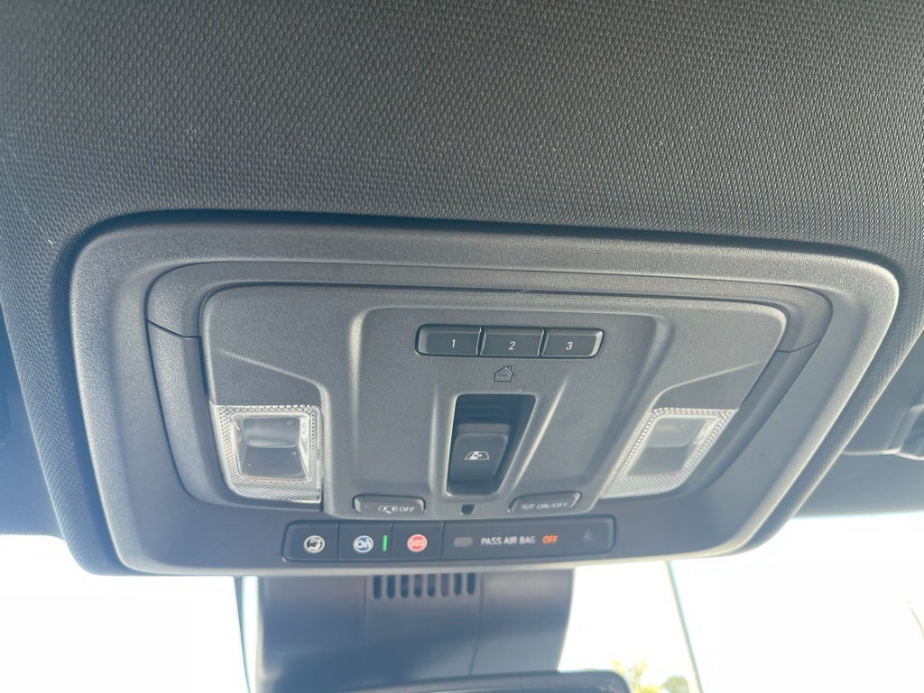 2023 Chevrolet Silverado 1500 4WD Crew Cab Short Bed High Country