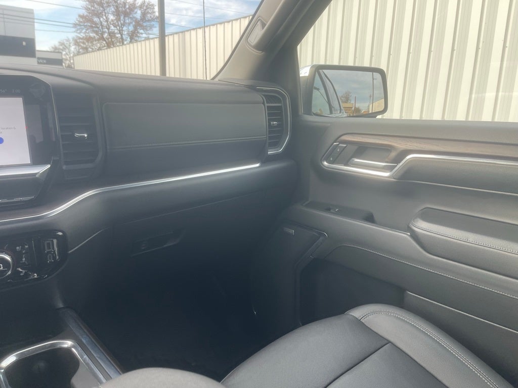 2024 GMC Sierra 1500 4WD Crew Cab Short Box SLT