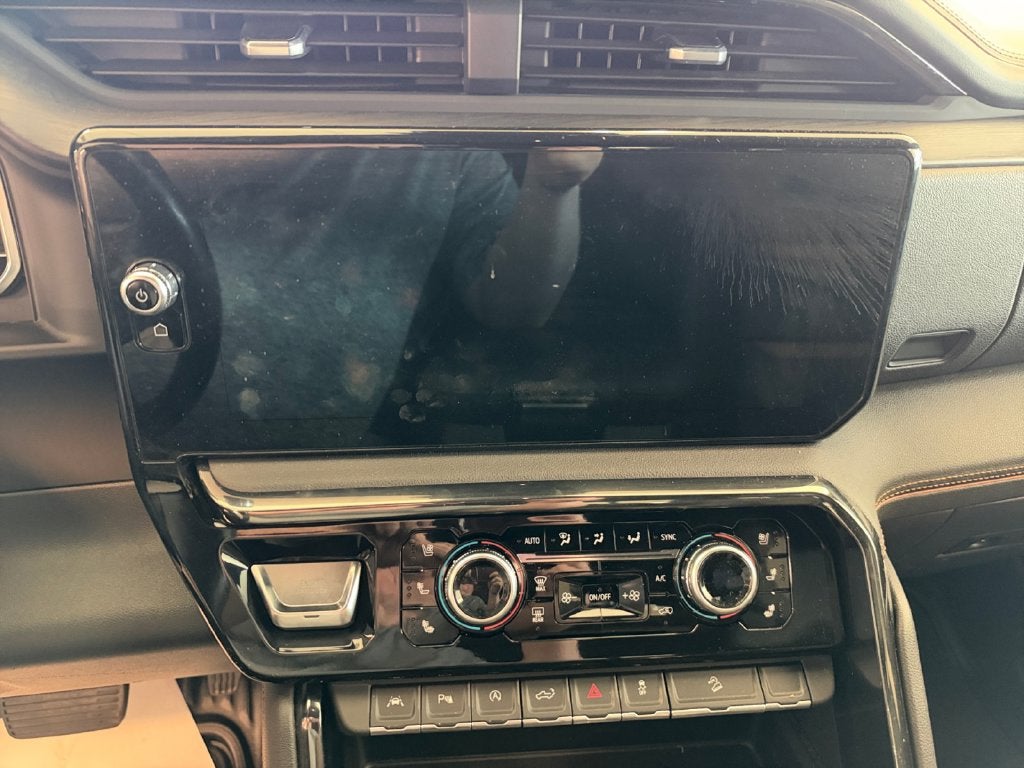 2023 GMC Sierra 1500 4WD Crew Cab Standard Box AT4