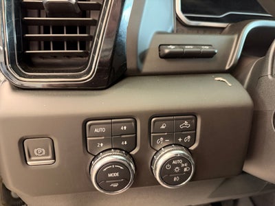 2023 GMC Sierra 1500 4WD Crew Cab Standard Box AT4