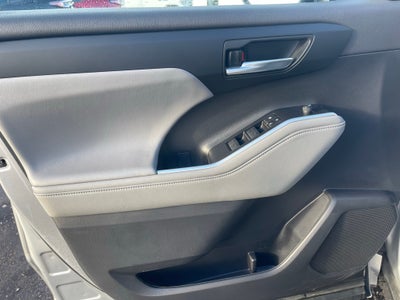 2023 Toyota Highlander Hybrid XLE