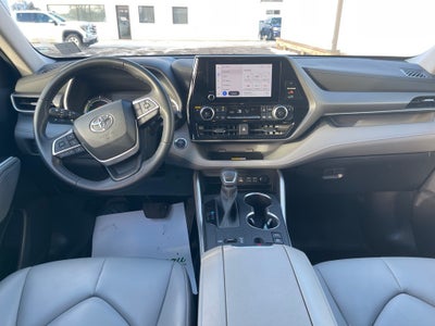 2023 Toyota Highlander Hybrid XLE