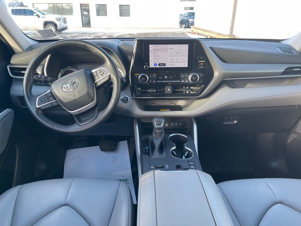 2023 Toyota Highlander Hybrid XLE