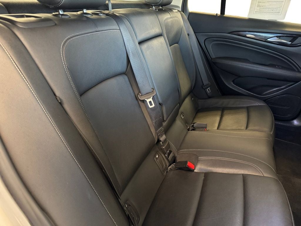 2019 Buick Regal Sportback FWD Essence